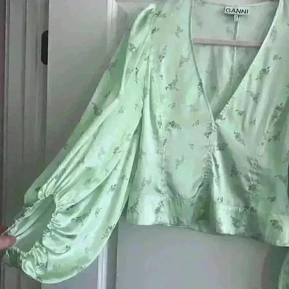 Ganni Silk blouse - Excellent condition  Green, Silk  Size - 36 FR - US 4 - Picture 4 of 8